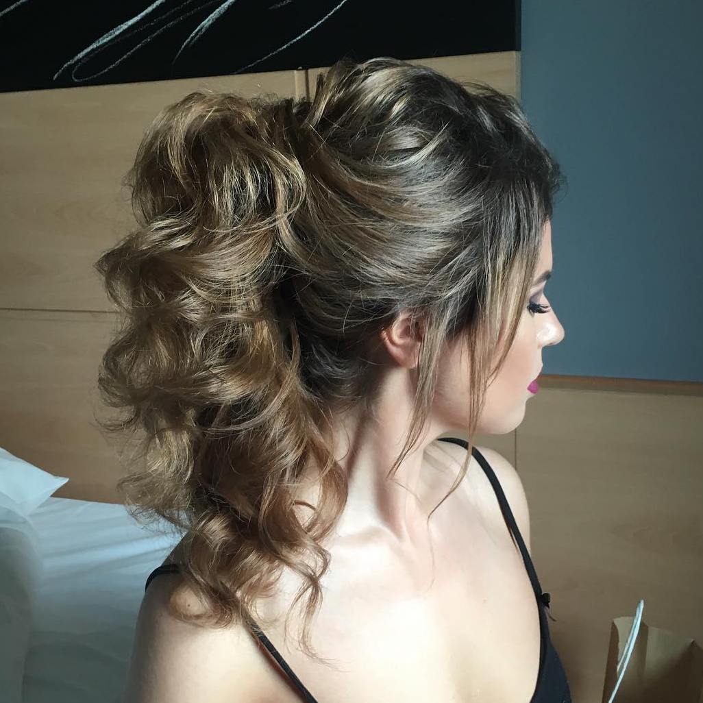 Curly hair with ponytail